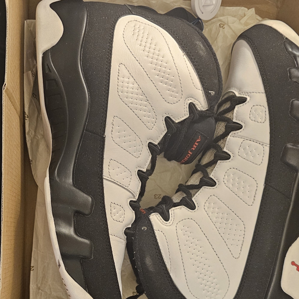Men's Black and White Sneakers